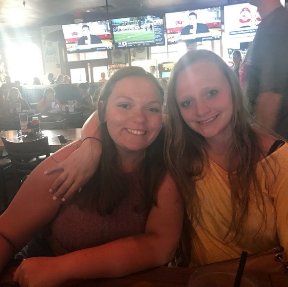 Meet your Posher, Aubrey - Picture 1 of 1